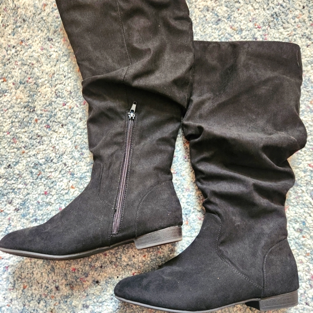 Kohls black suede woman's boots